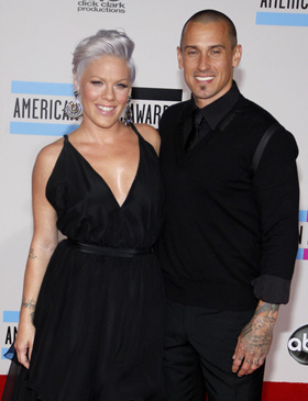 Pink, Carey Hart, baby, pictures, picture, photos, photo, pics, pic, images, image, hot, sexy, latest, new, 2010