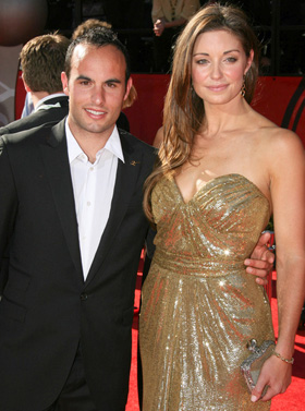 Landon Donovan, Bianca Kajlich, divorce, divorcing, marriage, pictures, picture, photos, photo, pics, pic, images, image, hot, sexy, latest, new, 2010