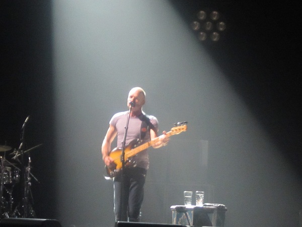 2011-10-31-sting.jpg