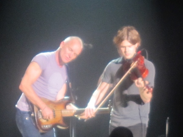 2011-10-31-stingandfiddler.jpg