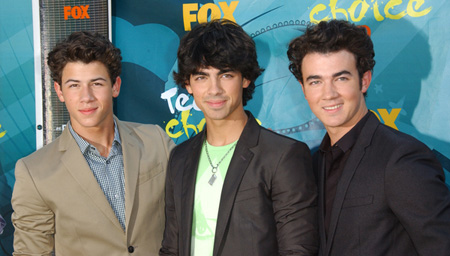 jonas-brothers-lead