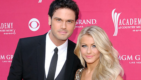 julianne-hough-chuck-wicks-lead