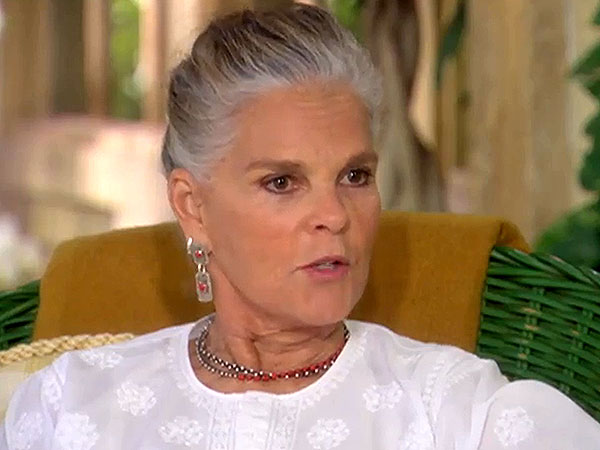 Ali MacGraw gray hair