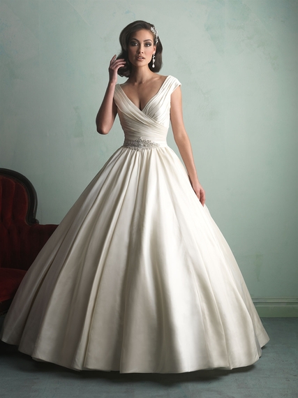 2014-12-22-16allurebridalsweddinggown.jpg