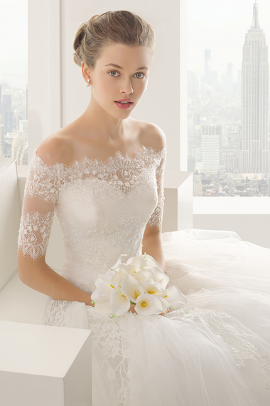 2014-12-22-4rosaclarasheilaweddingdress.jpg