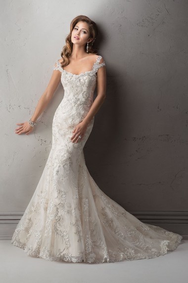 2014-12-22-9maggiesotteroweddingdressettiene.jpg