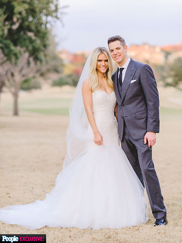 Lauren Scruggs wedding dress