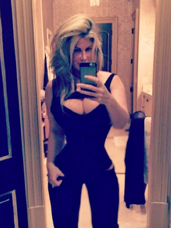 Kim Zolciak waist training